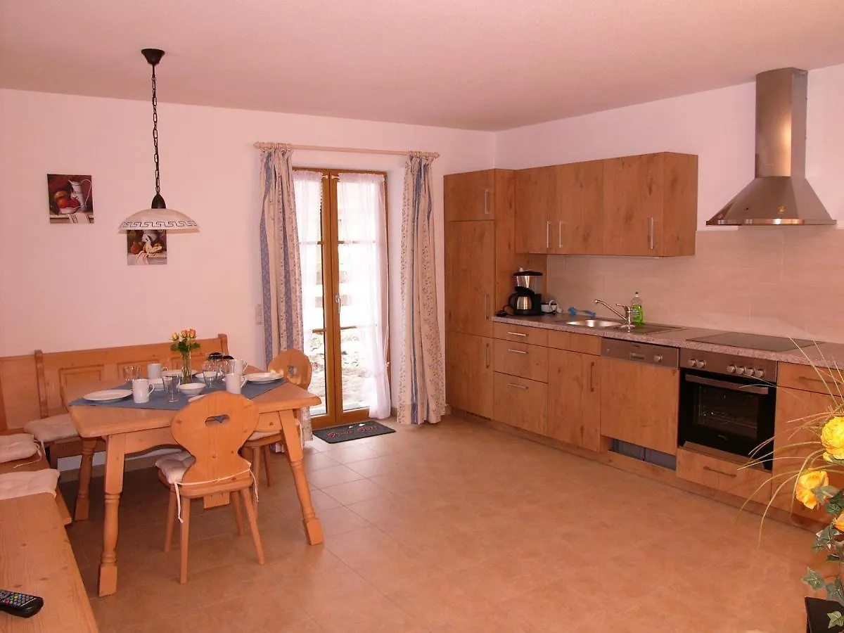 Gaestehaus Weissenbauer Lenggries Apartment